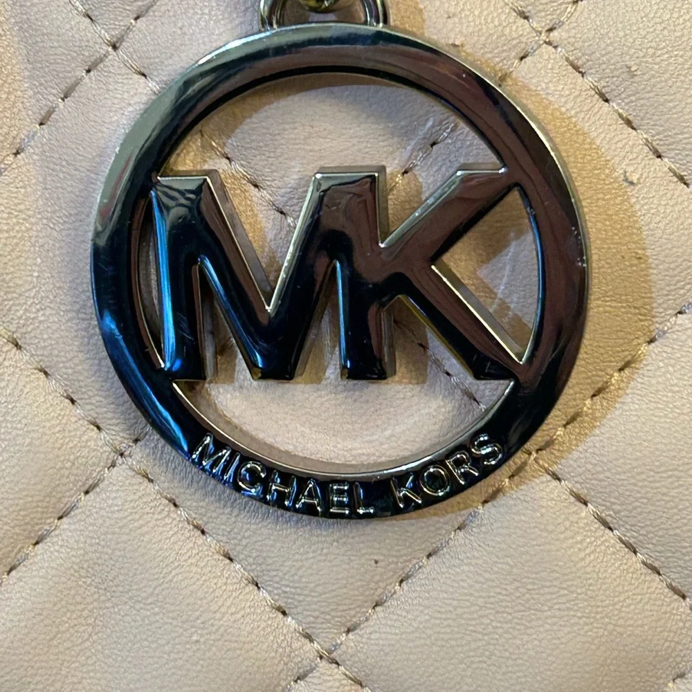 Michael Kors Susannah Large Quilted-Lamb Leather Tote. Blush Pink